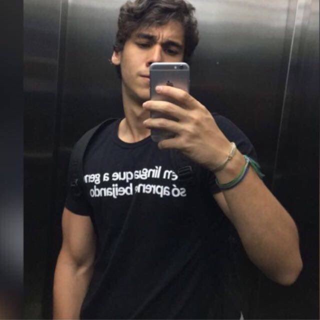Xharolafc's tweet photo. ELE FICA!

Após muita insistência do @Atletico na tentativa de contratar @rafaearincon, nosso treinador optou pela permanência no Xharola. "Até o nosso time é melhor", disse o comandante.

#VamosXharola https://t.co/SK58daEK2A