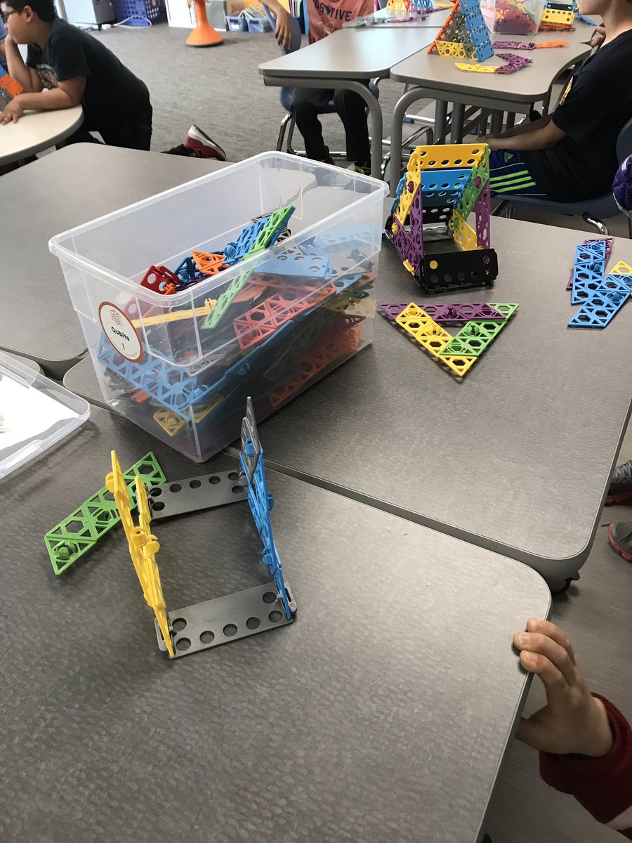 DahmerGG123's tweet photo. Thanks @tslater02 for leading Ss in Room 146 through the first lesson of #makermodules ! #ThankYouGEF for making these opportunities possible! #D34Makers #WeAreD34 @GlenviewEducat1 https://t.co/aUAk1BEKVb
