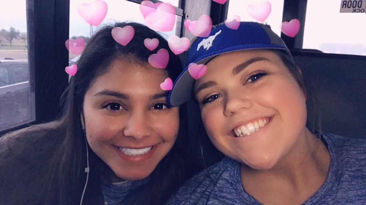 EmilyCummins6's tweet image. Happy birthday Maleia!! I hope your day was wonderful! Love you and I’m really glad we spent senior year together! #malpal