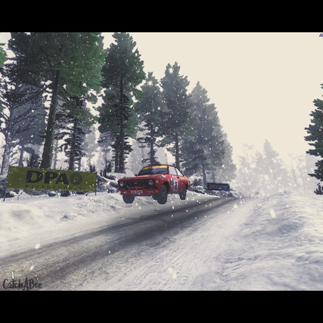 CatchABee_'s tweet photo. This is the best rally car jump picture I came back with after the Rally of Sweden in Dirt Rally career mode earlier today. #pictureoftheday #FordEscortMK2 #70sRallyCar #RedIsFaster #TwitchStreamer #RacePhotography https://t.co/PhnQ5Occ8K https://t.co/6l0S7zGwis