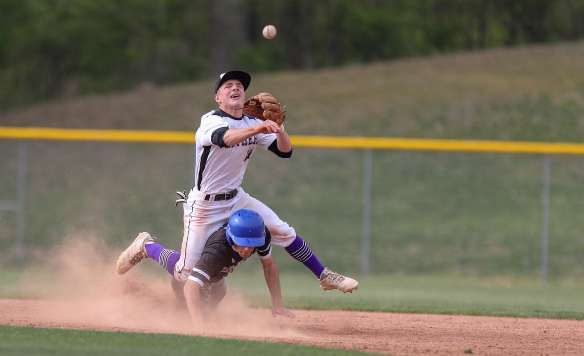 WALK OFF WIN!!  Panthers beat Liberty 3-2! <a href="/PHS_stitchball/">PHSBaseball/Softball</a> @phsouthscores <a href="/RAGECAGE16/">Rage Cage</a> <a href="/ParkHillSouthHS/">Park Hill South H.S.</a>