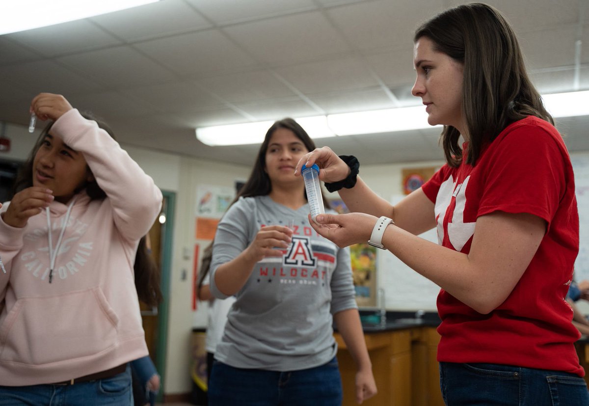 TucsonStar's tweet photo. UA graduate students teach Tucson teens about real-world uses of DNA https://t.co/8pAcX4ujjD https://t.co/je4CGU6Dvf