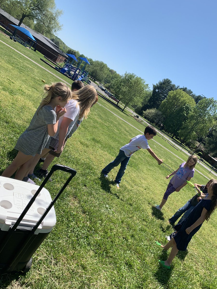 MsJessica2nd's tweet photo. Third grade TCAP review game complete with water balloons and a slingshot!  #3rdgrade #ccsdtn #everystudenteveryday https://t.co/jbrMEadNxG