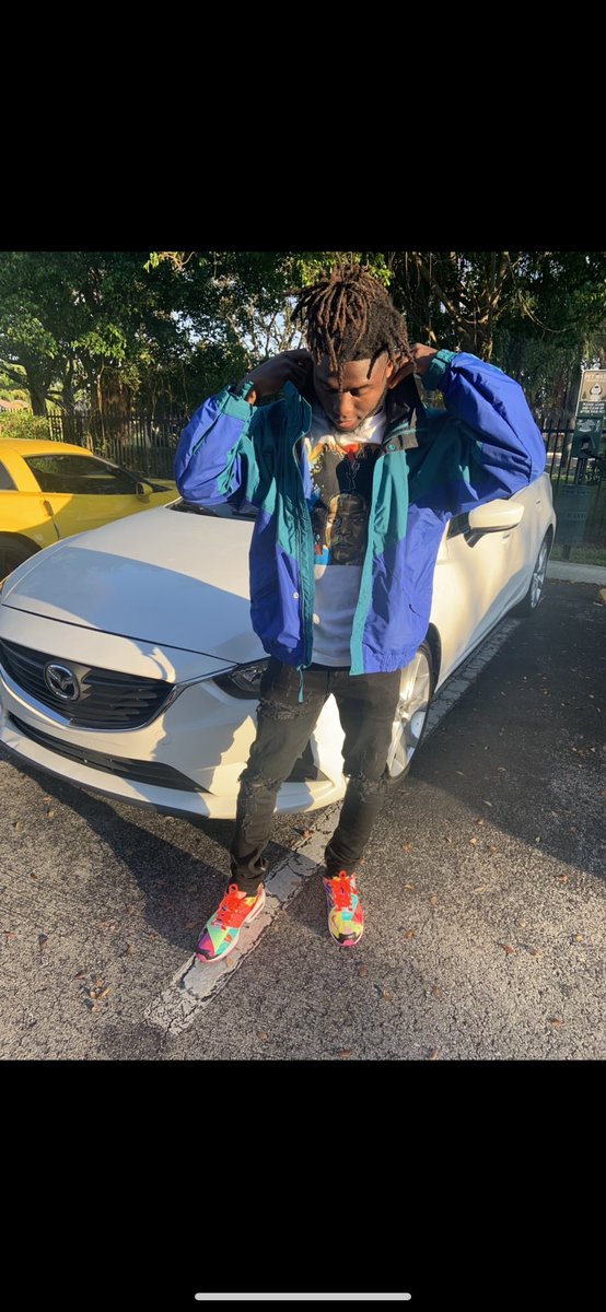 _Brandboyy's tweet photo. I was in the spot talking to the roaches praying we don’t get raided !!💰🔋 #19 https://t.co/17Zatwb9cR