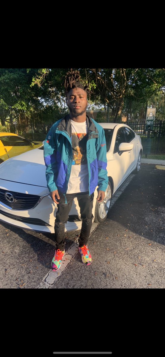 _Brandboyy's tweet photo. I was in the spot talking to the roaches praying we don’t get raided !!💰🔋 #19 https://t.co/17Zatwb9cR