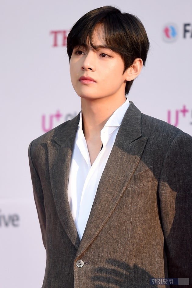 tmp_71's tweet photo. Vstan có cho t qua ở ké ko😭😭
#BBMAsTopSocial BTS @BTS_twt https://t.co/tRFZ6A88KJ