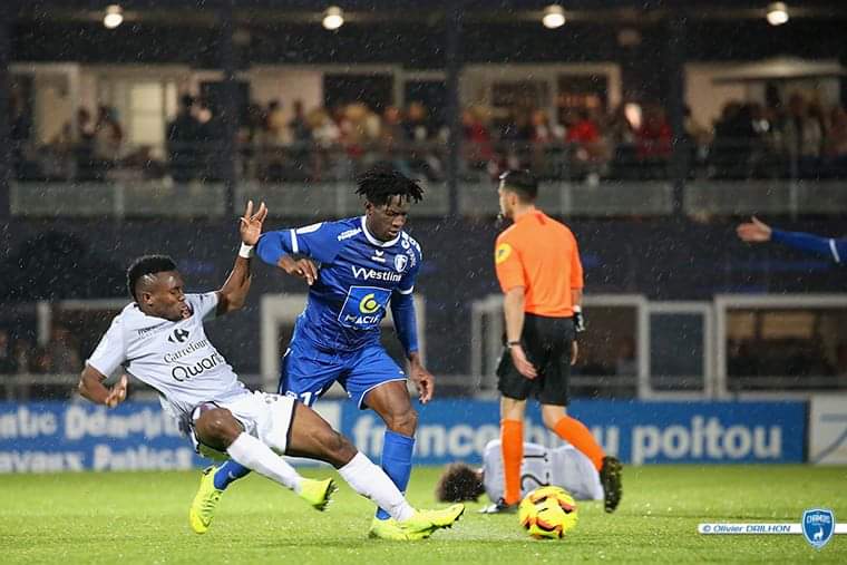 MermozAsDjD's tweet photo. France, @DominosLigue2, j34
Mar 23/04
@ChamoisNiortais 1-1 GFC Ajaccio
Louis Ameka #Autchanga, qui a joué toute la rencontre, et Niort tenus en échec à René-Gaillard.
#Gabon #Foot241 https://t.co/lla1c4zccU