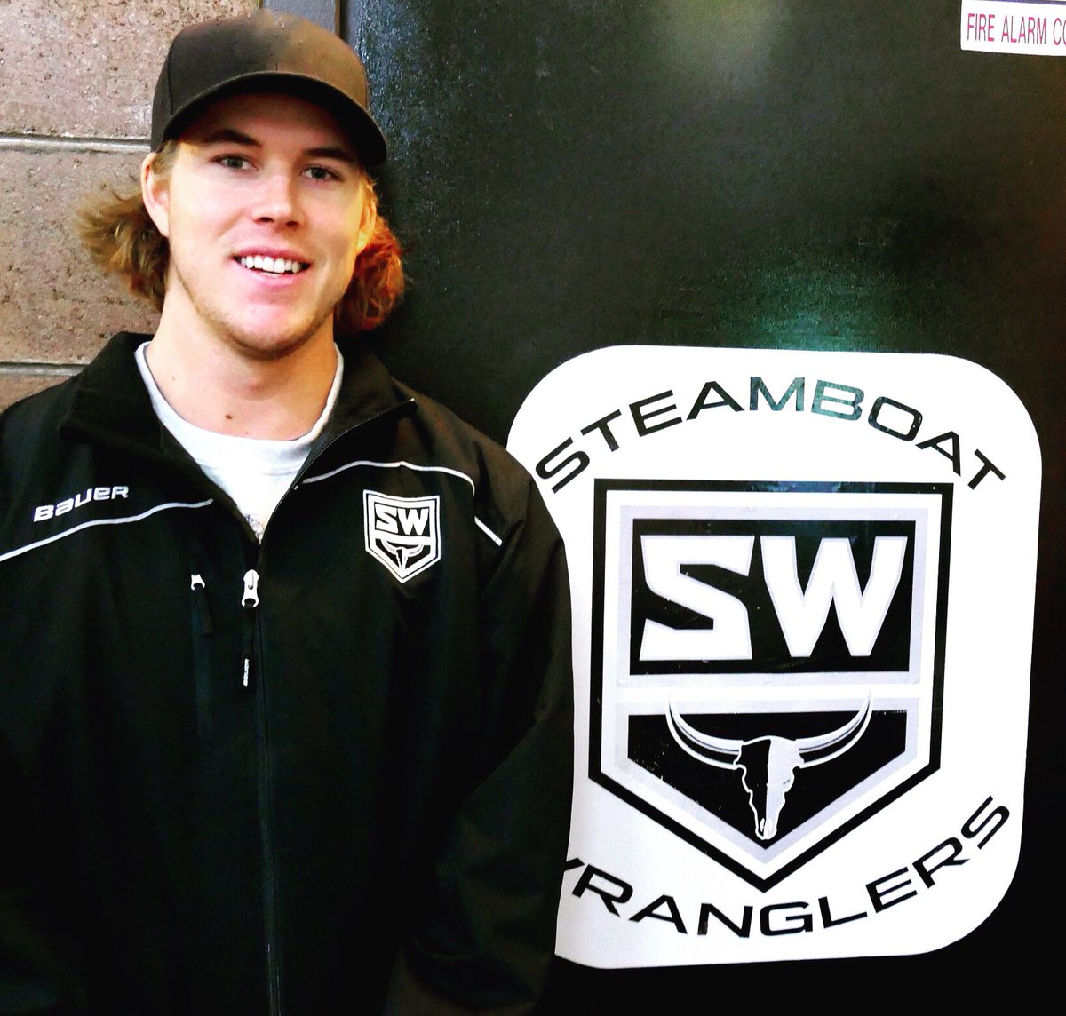 SWranglers's tweet photo. The Steamboat Wranglers are proud to announce that Kenny Simmons will be the new head coach. Simmons replaces Ryan Dingle who will be the new Dir. of Hockey for the Steamboat Stampede. Dingle will continue as Head Scout and Player Dev. Coach for the Wranglers. @WSHLHockey https://t.co/7CNqkbDCFU