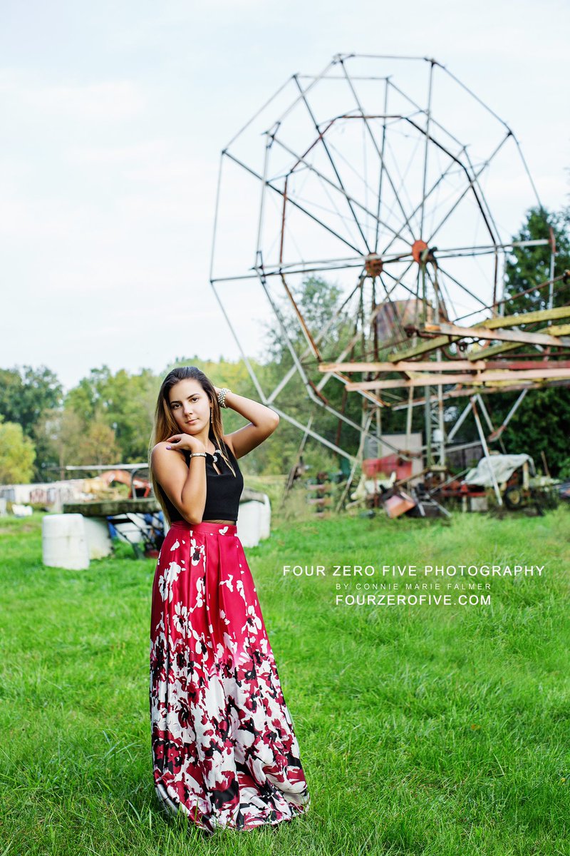 fourzerofivepic's tweet photo. ANTONINA // 2019 // CHIPPEWA VALLEY HS
#seniorpictures #seniorportraits #graduation #classof2019 #chippewavalleyhighschool #clintontownship #macombmichigan #photographer #seniorstyle #fourzerofivephotography https://t.co/Za2yVbt7yg  @conniefalmer https://t.co/EkJpPjbq9P