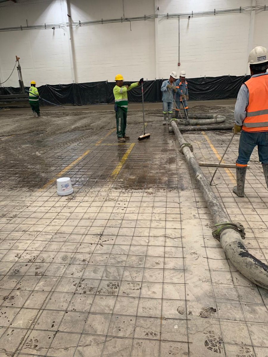 planasmasip's tweet photo. Sistema #RCRadapta en CDMX para SACSA. Sobrefirme de 8cms con endurecedor @RoclandFloor y junta @PermabanRCR pegado a piso existente con la rodadura obsoleta. Diseño de @MonofloorM y ejecución de @RinolMexico
@RCRIF #LideresDelMundoPlano https://t.co/w5TPGyF77m