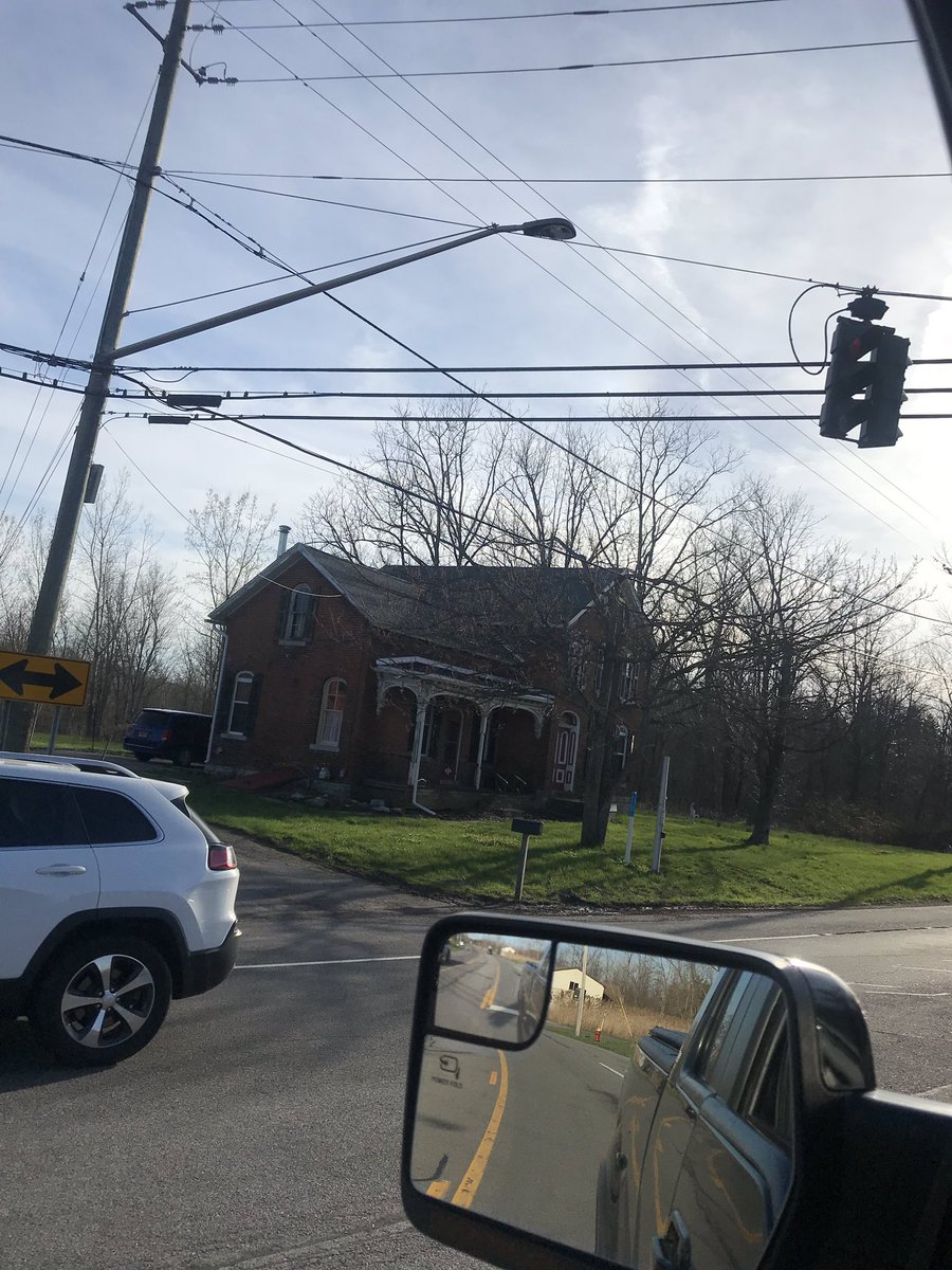 parkervalvo7's tweet photo. RT if you know what this picture is missing... https://t.co/BFCmtuhfrs