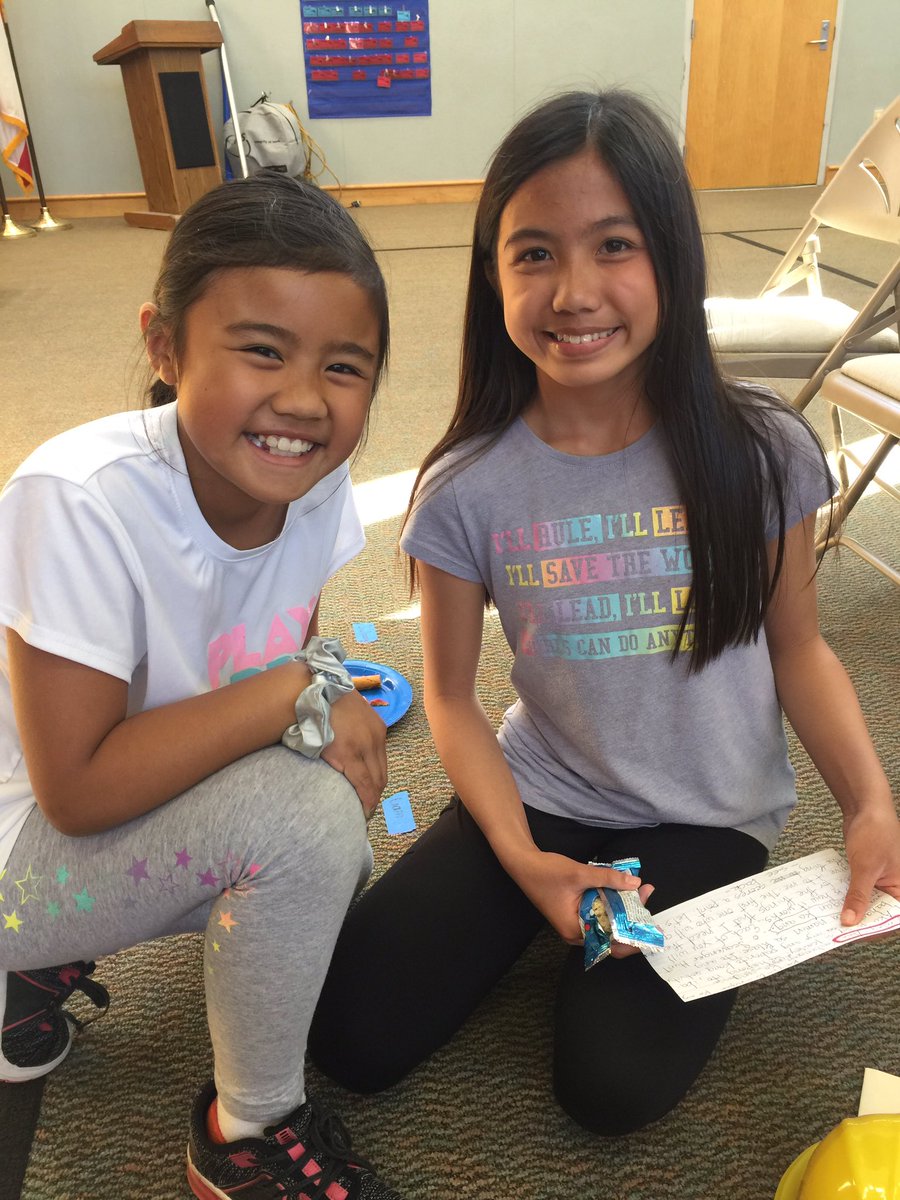 What’s a Filipino event without food?? Parents and guests enjoy  Jollibee chicken, pizza, pancit and cheese rolls at our After School Filipino Class Showcase! Kain na! <a href="/CVESDNews/">CVESD News</a> <a href="/ctflc/">CTFLC</a> <a href="/flcsandiego/">flcsd</a> #CultureEd