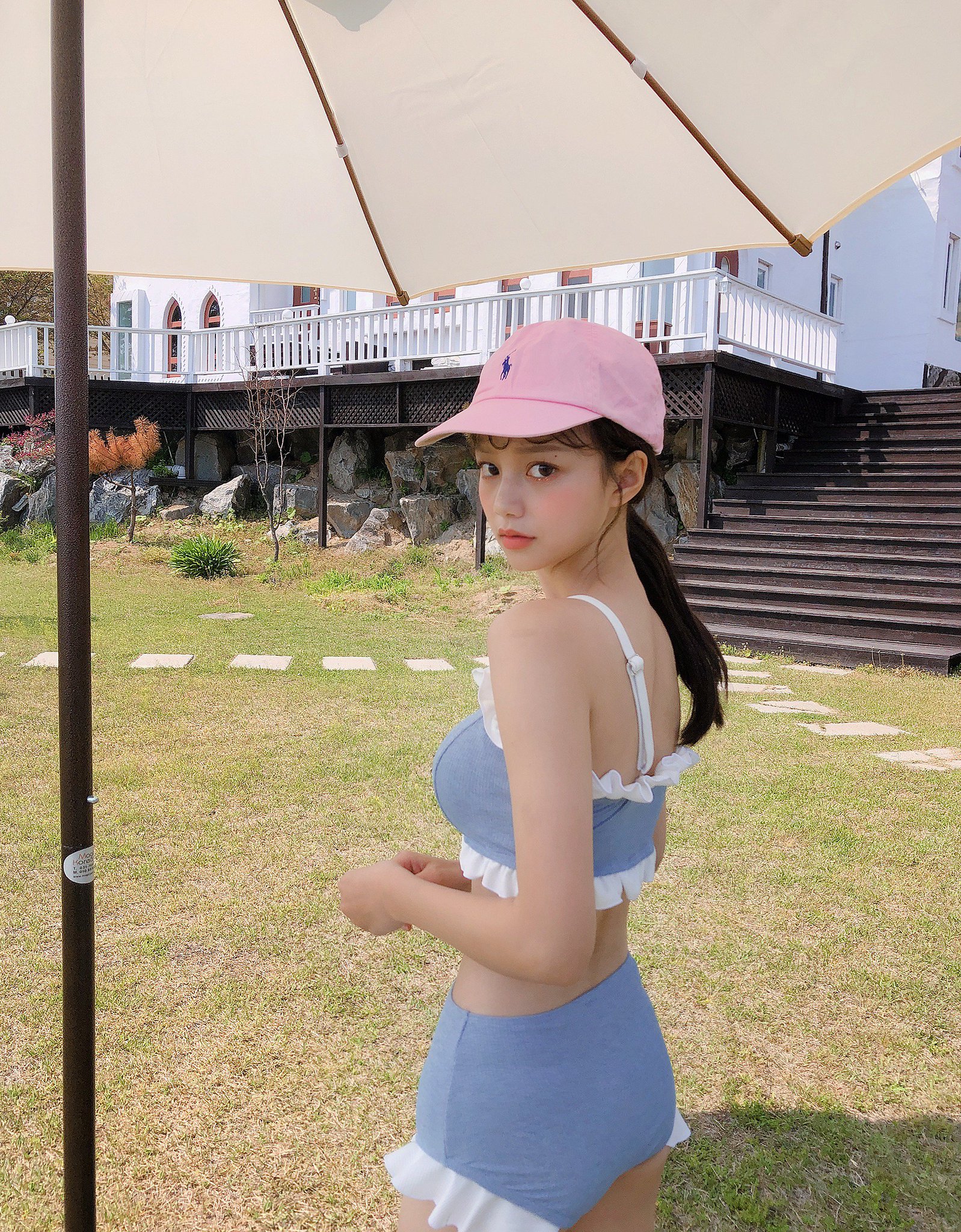 Chuu Japan 夏の新作も撮影中 モデルはジユちゃん Chuu 韓国ファッション Chuu Japan 夏の新作も撮影中 モデルはジユちゃん Chuu 韓国ファッション