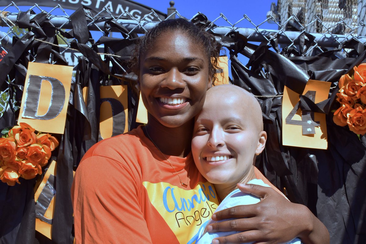houston_soccer's tweet photo. On behalf of HHS Soccer and Coach David Wolff, we wanted to extend a HUGE THANK YOU to all who helped us raise monies for St.Jude in honor of Anna Della Rosa. We are still accepting donations online and have raised $8,800 with more expected when pictures come out online very soon https://t.co/qyGUY2Mxsw
