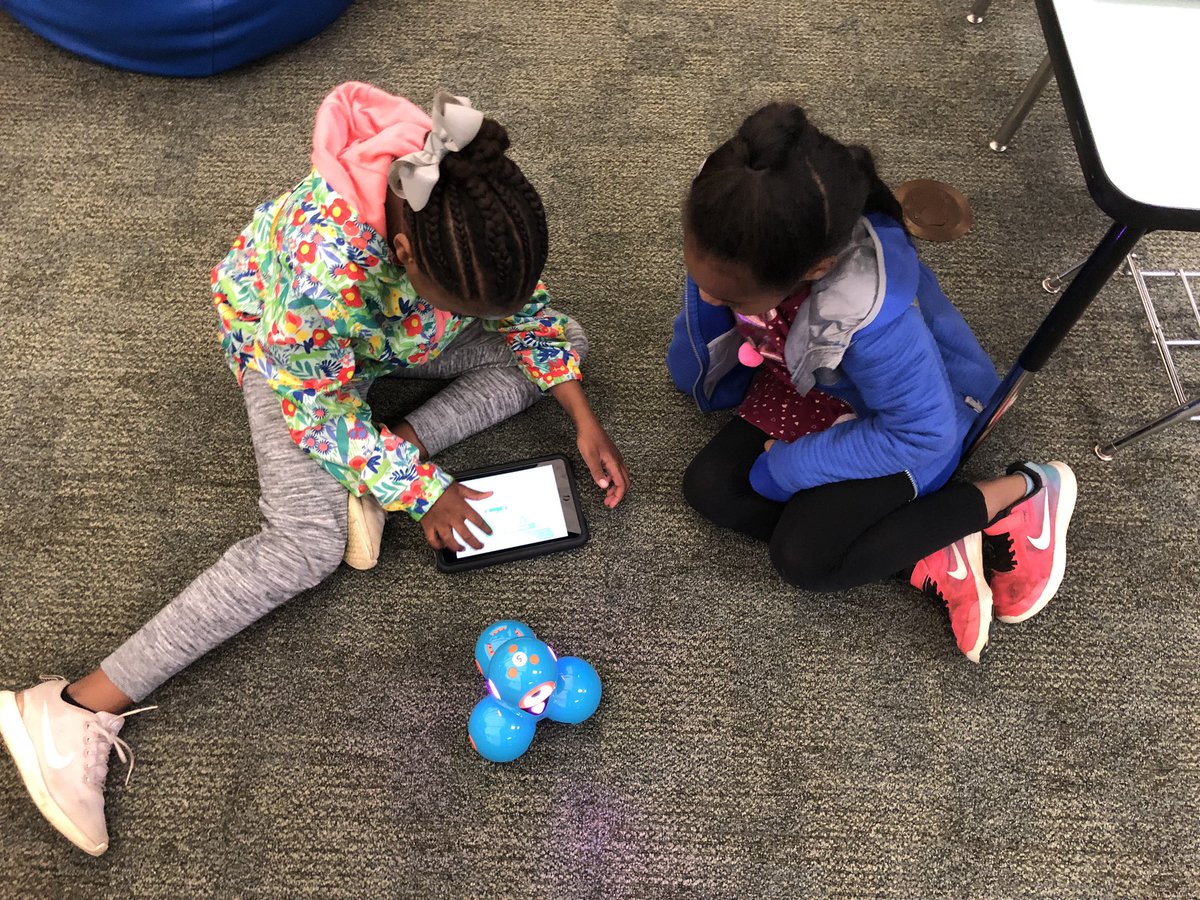 Little ES Library tweet media