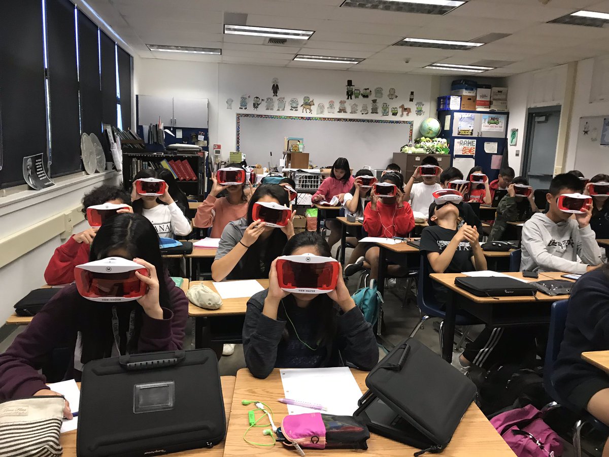 HistoryFrog's tweet photo. What a fun day! Thanks Keeping Keeping History Alive Grant @azusapacific for helping Bring History to Life for my Ss in #VR! #FirstAveMS #FirstAveVR @FirstAveMS @lantonha @MrsJudyNguyen @bsyvolunteer https://t.co/qIMOprgnGV