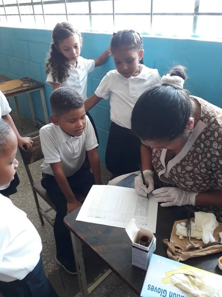 mauvdran's tweet photo. Jornada odontolológica "Aplicación de Flúor a niñas y niños de Educación primaria" @mppe @fundabit @fbitAnzoategui https://t.co/Aq6DS3Pl8V