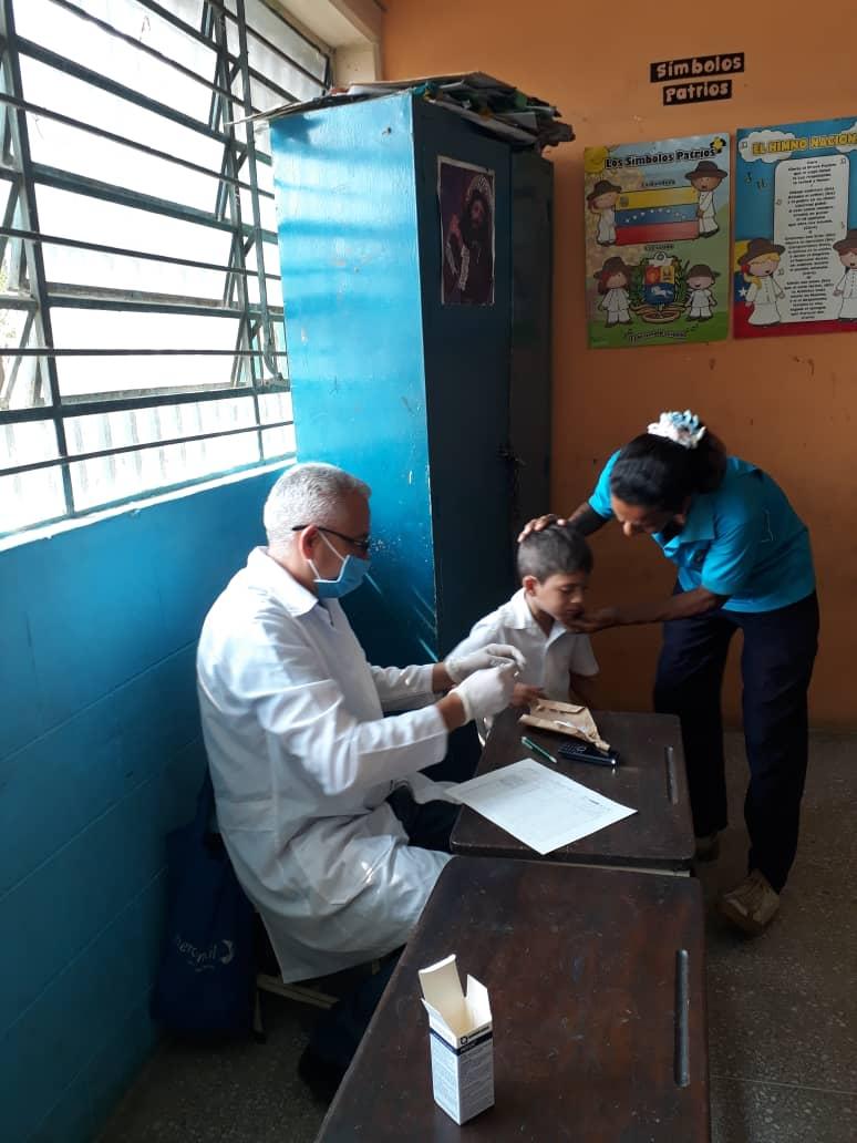 mauvdran's tweet photo. Jornada odontolológica "Aplicación de Flúor a niñas y niños de Educación primaria" @mppe @fundabit @fbitAnzoategui https://t.co/Aq6DS3Pl8V