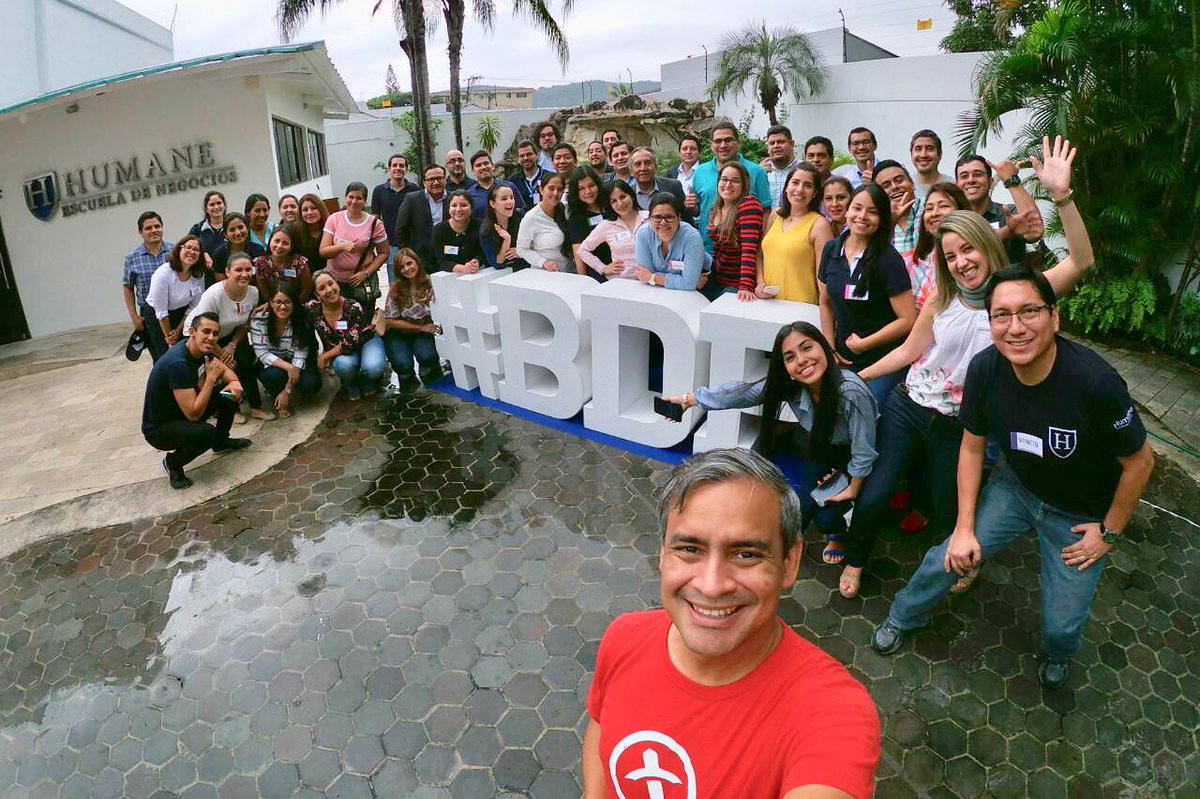 alexvonbuch's tweet photo. Compartiendo con #ejecutivos del @BancoPacificoEC durante el #assessment del ITH. No dejaré de sorprenderme de la energía y dinamismo de su gente. #YoSoyHumane #HCG #CompetenciasHumanas #Colaboración #TeamBuilding #LiderazgoColaborativo #Pandemic @HumaneNegocios @HumaneHCG https://t.co/mugZLcx3rX
