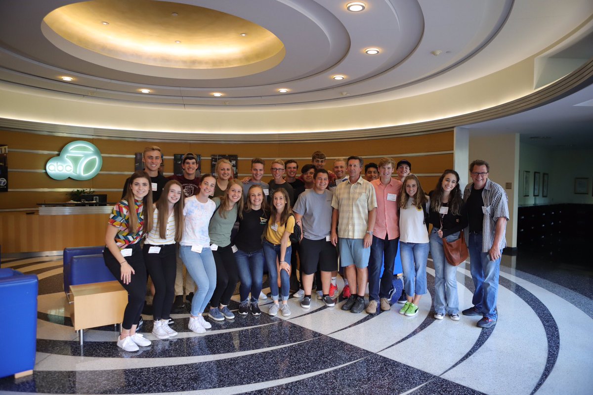 schultz_kamryn's tweet photo. Thank you so much @ABC7 for hosting and showing us around! I really appreciated the tour and the opportunity to see how a real news team works and accomplishes great things. #thefeather #FeatherNHSJC @nhsjc @thefeather #abc7eyewitness https://t.co/rBDQes3dOu
