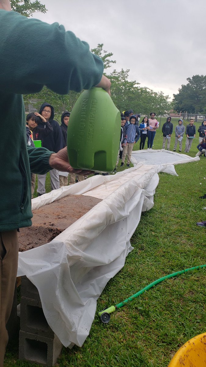 FavoRED27's tweet photo. All hands on deck today as our very own Principal @Education_ID reviews constructive and destructive forces with our @Hobby_Mustangs scholars.  3D to 2D application. #handsOnExperiencesMatter
 #realWorldConnection #ScienceRocks https://t.co/KMj1i4SIx2