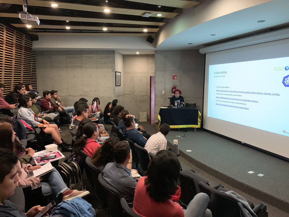 dark_axl's tweet photo. Gracias @FES_ACATLAN por la invitación!! #FedoraContainers #FedoraMx #FLISoL2019 // cc: @fedora @EvaFedora https://t.co/5TXPTHybYF