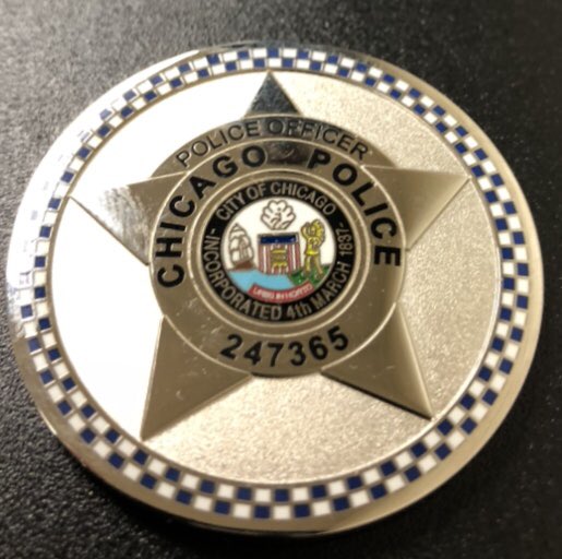 ChicagoCAPS14's tweet photo. Challenge Coin Giveaway⬇️
How to win:
1)Follow @ChicagoCAPS14 
2)RT
3)Winner announced after 200 RT’s

Join Team #9PMRoutine 
Each night at 9PM ✅
-🚗 is🔒, all valuables removed
-🔒 garage
-🔒 🏠 including all 🚪 and windows
-Alarm set, exterior lights on and security 🎥 rolling https://t.co/06h6mOVUcz