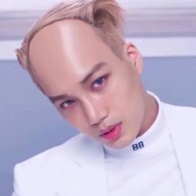 ___firelight___'s tweet photo. RT PARA QUE JONGIN NO QUEDE ASI DE PELADO NUNCA. RT RT RT!! 

#BBMAsTopSocial EXO @weareoneEXO https://t.co/p5Vbaobtzy