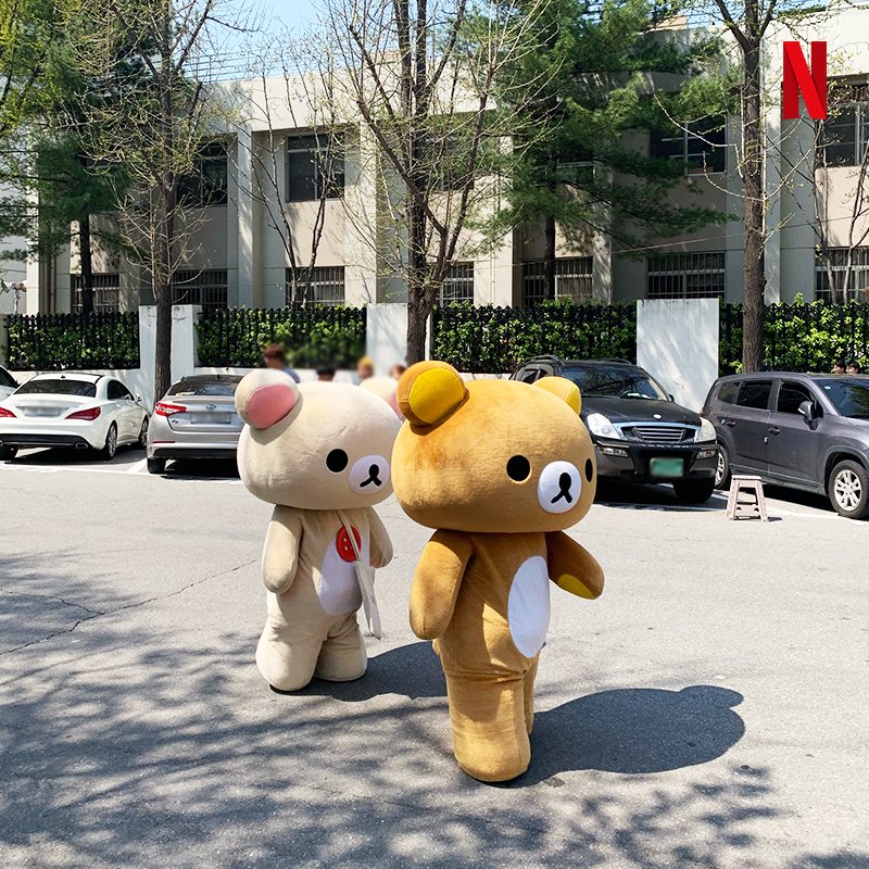 #리락쿠마 가 방송국 앞에서 오매불망 기다린 사람은 누구? . . . . #러블리즈 #케이♥ “뮤뱅 출근길이 역대급으로 행복한 거 같아요” #드디어만났당...