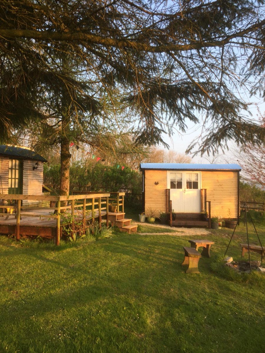 PenyralltFach's tweet photo. First guests due today in our beautiful new #shepherdshut. The sun is shining, the birds are singing a perfect #glamping morning.  #countryholiday #holidayinwales https://t.co/43AeIa0sFw