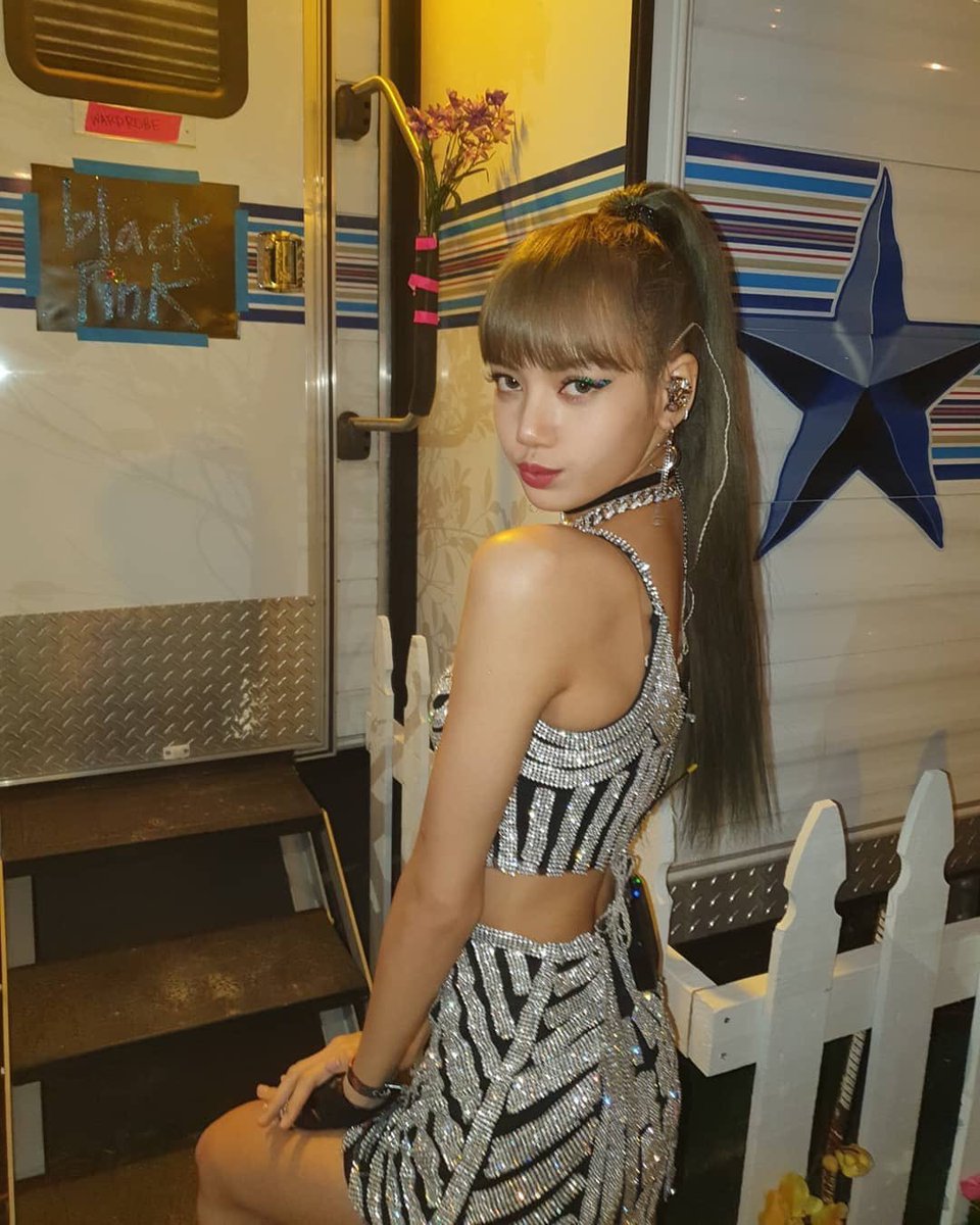 lisa pics tweet media