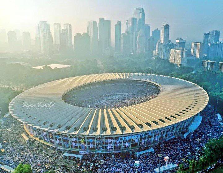 GatotGeneral's tweet photo. Gak perlu konser 500 artis masyarakat ikhlas datang demi perubahan.

📷 Kampanye akbar prabowo-sandi di GBK

 #NasibJkwDiTangan500Artis https://t.co/1edg8czyFP