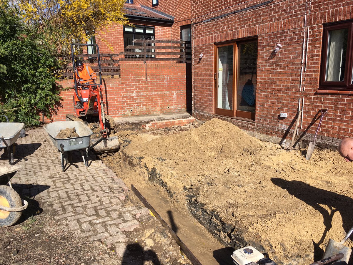 WearBuilders's tweet photo. It’s been a bit sunny down in Fatfield lately 😎💪😃

#WearBuilding #Sunderland #Building https://t.co/CldGx9mVZB