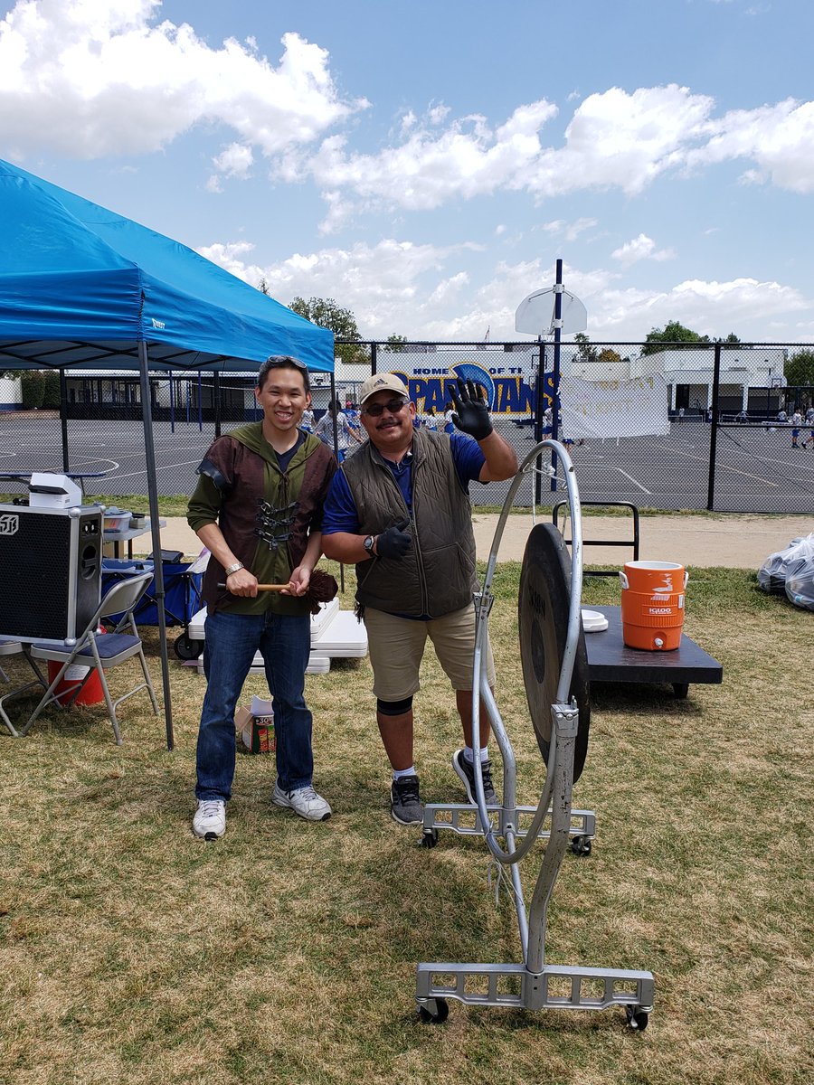 MsMimura's tweet photo. The gong has called spirits far and wide! Thank you to our medieval ancestors for the wonderful π Mr. Danielson has archery skills too!! @firstave301 @AUSDMaintenance @ArcadiaUnified @anguiano_german @FirstAveMS @FirstAvePTSA @Chen_AUSD @MrsRMcMillan #FAmedievalday #greepstrong https://t.co/EpPXTUQkbK