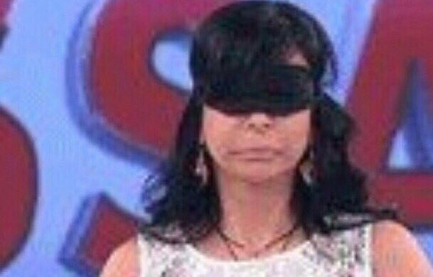 IAMWHOAMl's tweet photo. O pior é o Tiago querendo insunar que a Paula foi ousada por ser real ou seja POR SER UMA RACISTA DE MERDA DE MERDAAAAA #BBB19 #FINALBBB19 https://t.co/GsCyOYRQDY
