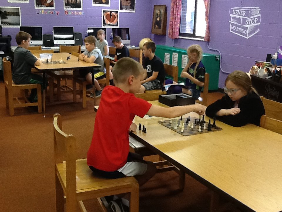 crs_library's tweet photo. Checkmate! Chess tournament in the library! Third grade students narrowly defeated fourth grade by one point. Both groups played well and showed great sportsmanship.
#ashlandproud #ekasl #kylchat  #charlesrusselltribe https://t.co/oAVospv6CM