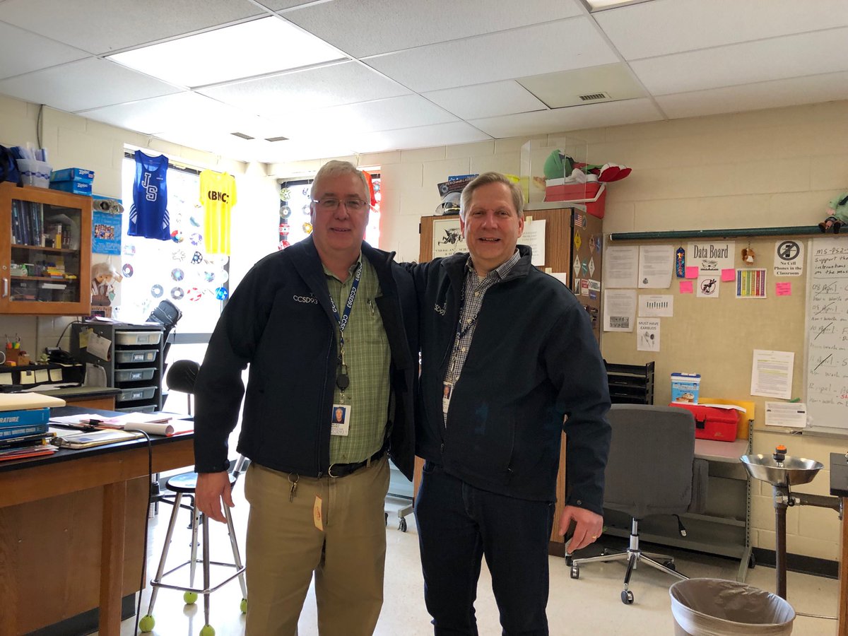 The Masters awards its champion with the “green” jacket. D93 awards the most distinguished middle school teacher with the prestigious “blue” jacket. Proud to present this honor to Ray Jansky. For 32 years, Ray has demonstrated dedication and commitment to everyone of his students