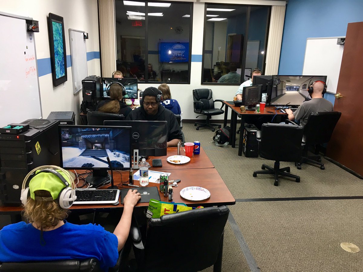 CortexCoGaming's tweet image. #Lanageddon2019 is off to an awesome start at @CortexCoGaming (@FuquayCoworking). 3 hours down, 33 more hours to go! 

#CortexCoGaming #CortexGaming #Gaming #GamingLounge #GameNight #FuquayVarina #aDashMore #FuquayCoworking #LANAGEDDON #LANParty #LANParty2019