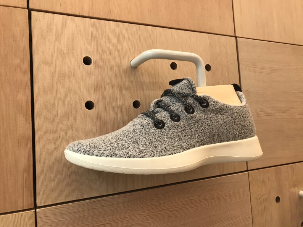 squelchtail's tweet photo. 日本で買うより4割引は嬉しい😊 #allbirds #weareallbirds #woolrunners https://t.co/LbdSCZAbZ8