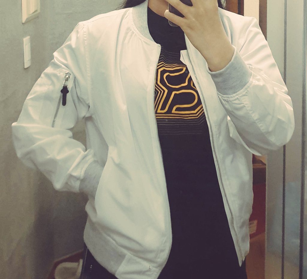 chemdrawenl's tweet photo. 역시 샘플은 중요하다. 두께 촉감 핏 등 다른 건 마음에 드는데 지퍼 퀄리티가 좋지 못해서 고민중.
NL-1331의 디자인이 들어갈 예정입니다
흰색에 금색, 검은색에는 은색.
금분나염이라거나, 글리터라거나, 패치라거나...얘는 가오슝에 가져갈수 없을지도...🤔
#chemdraw_lab #swagdevelopment https://t.co/gyVjE1ltIT