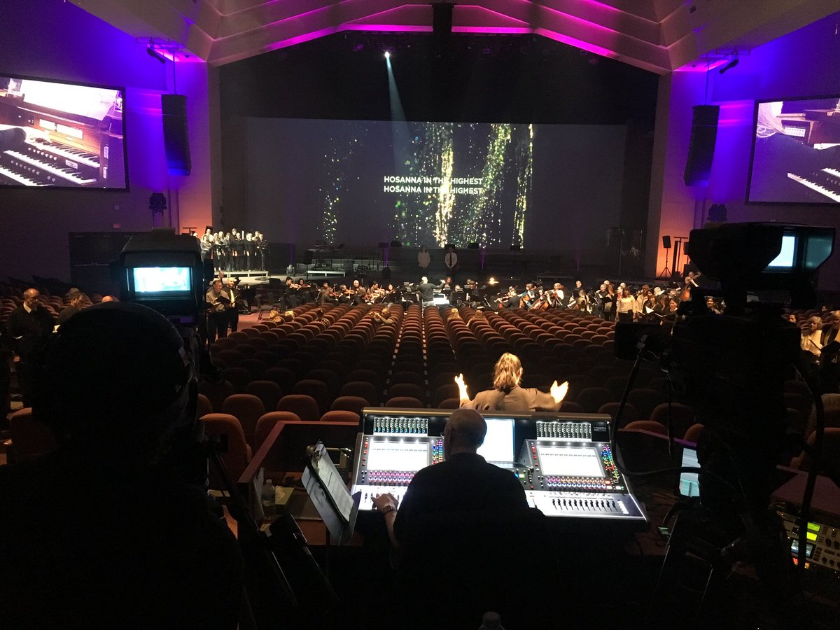 mycschurch's tweet photo. Our staff and volunteer teams have been working hard this week preparing and rehearsing for our Easter production “The Promise”. If you join us this weekend be sure to say hi to those you see serving this weekend!
.
#mycschurch #easteratcsc #easter19 #easteryyc https://t.co/5RIeRTOv8y