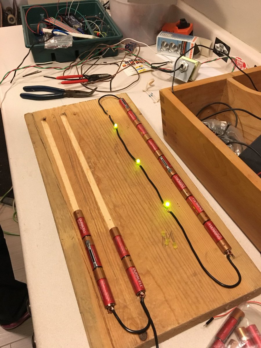 darreldoomvomit's tweet photo. Teaching Grade 7 Science – Parallel and Series Circuits https://t.co/9qDfAJtHrg https://t.co/WjGfzUcX0N