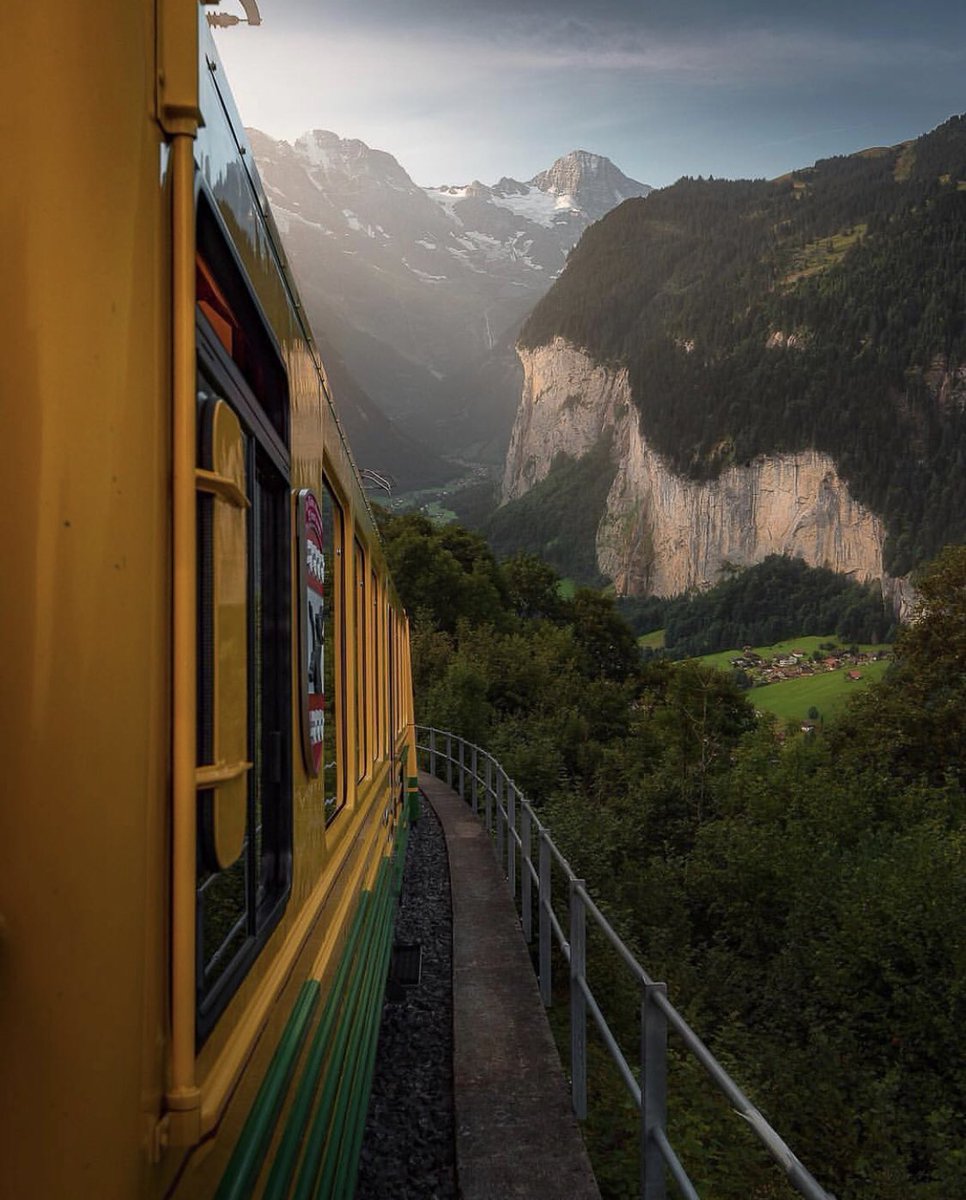 amazingworldp's tweet photo. Lauterbrunnen, Switzerland https://t.co/CPBFrOuM89