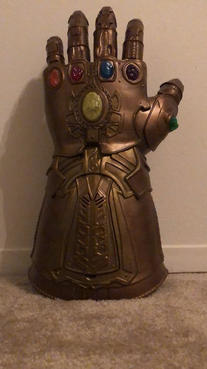 oostin_j's tweet photo. Hey @RollingLoud can I bring my infinity gauntlet to Miami, you know just incase Thanos shows up and tries to box #RollingLoud2018 https://t.co/V1r04gWmmd