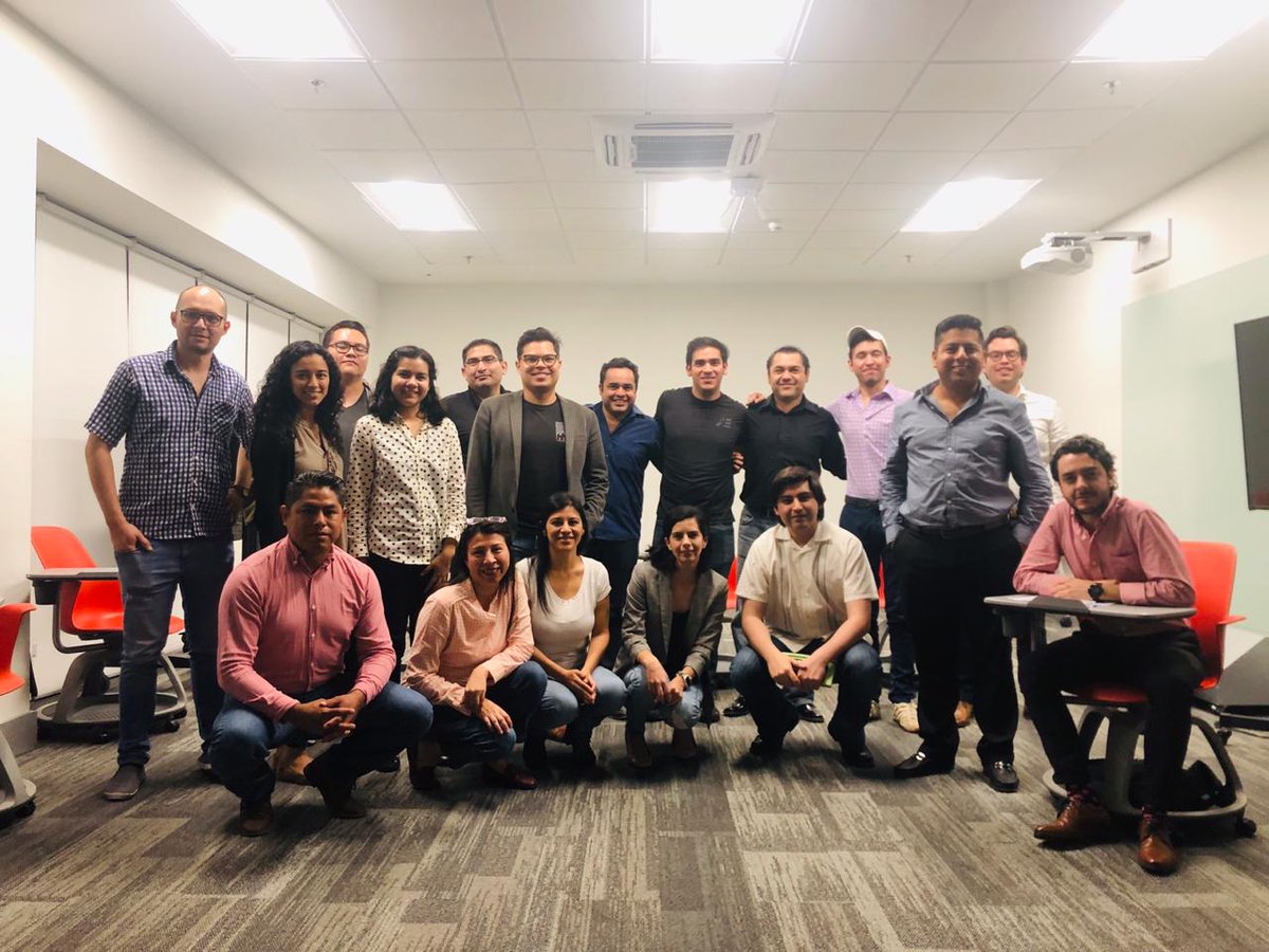 egade's tweet photo. Así vivimos nuestra visita a #mostla, un espacio en donde nuestros alumnos del club de emprendimiento experimentaron diferentes tecnologías que se están utilizando en proyectos de innovación. ¿Te vas a perder la siguiente? https://t.co/BKvrsAyjbV