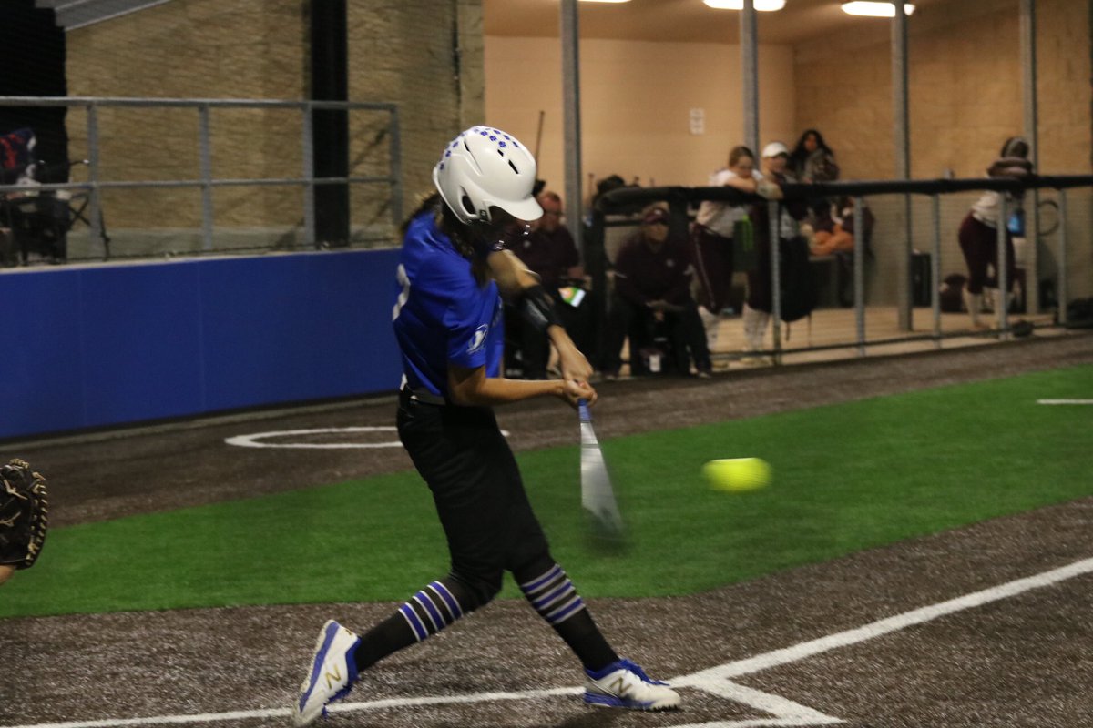 CrawfordEstela's tweet photo. Lady Panthers 10 run ruled Ennis tonight to get the win. Thank you to our family for coming out and watching our version of Friday Night Lights. #crawfordcrew #FridayNightLights #softball #ladypanthers #midlonation #turffield π₯π https://t.co/wIft1xbGKg