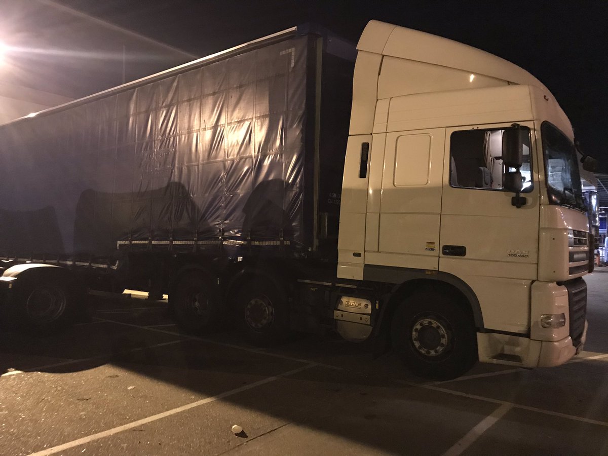 Jon_HGV1's tweet photo. Morning All, found a trailer, Paperwork done so time to get the wheels rolling 🚚🚚💨💨 #saturdaydriver  #truckpic #uktrucking  #agency  #hgv #daftrucksuk #LGV #Lorry https://t.co/GjEjRs7dmO