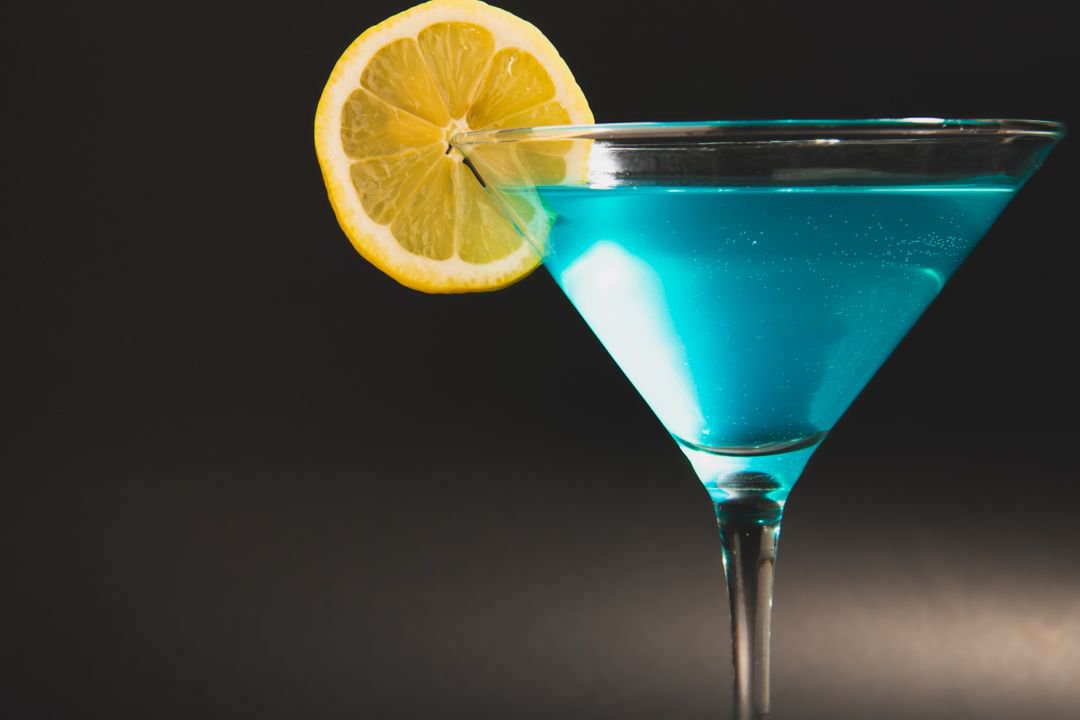Mellowminkbeer's tweet photo. There's a new sparkling cocktail on the menu! If sweeter cocktails are more your thing, this one aims to please! 
│
│
│
│
Photo: Cole @mellowminkbrewers
#cocktail #curacao #new #draft #taproom #mellowmink #centralpa #vodka #vine  #camphill #mechanicsburgpa #harrisburg https://t.co/lVL312qHoH