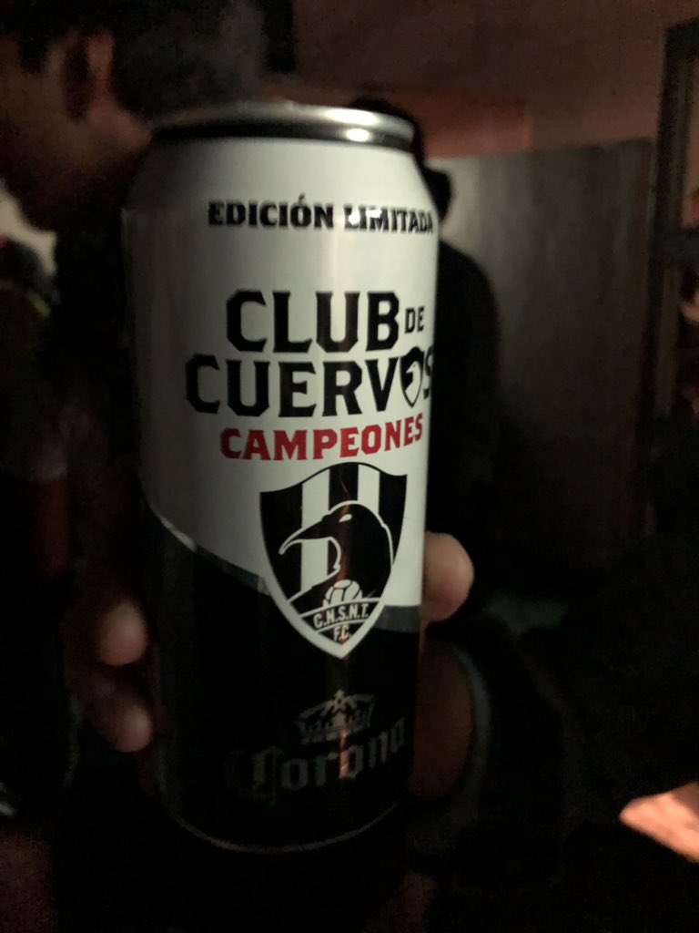 CuervosCCM's tweet photo. Gracias @corona por este merecido homenaje a un grande. 
#CuervosXCorona 
#CuervosCCM https://t.co/zoKmkPIXhO