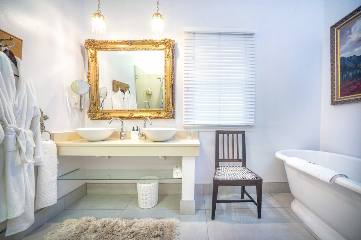 BataviaStb's tweet photo. What are your plans for #EasterWeekend? Why not spend some time in the #CapeWinelands? We are looking forward to the privilege of receiving you as our guest. 
_

Book online and come stay!
#BataviaStellenbosch #Stellenbosch #SouthAfrica #Hotel #BoutiqueHotel #lovingStellenbosch https://t.co/cA9pb4Hk61